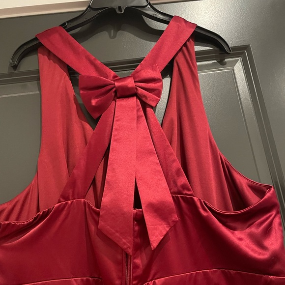 Trumpet style formal gown - Picture 7 of 7